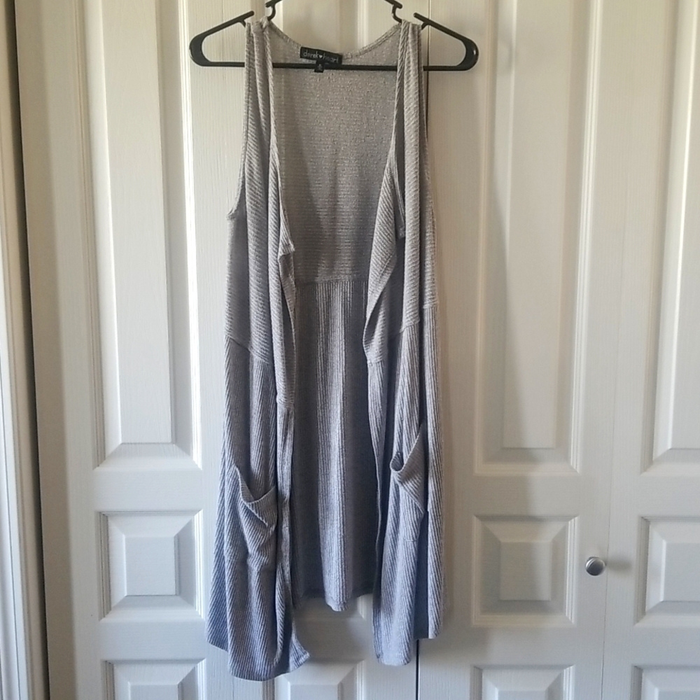 Derek Heart sleeveless cardigan
